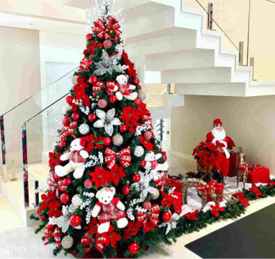 árvores decoradas com pelúcia são uma tendência para este natal