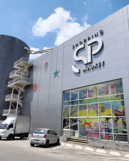 Onde fica o Shopping SP Market?